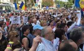 Veteranii MAI îndeamnă protestatarii să manifeste respect față de oamenii legii