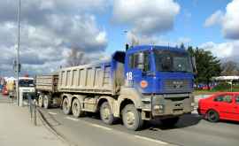 Ce riscă șoferii camioanelor care nu respectă restricțiile de circulație