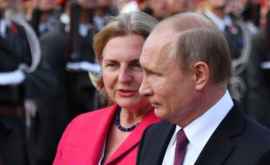 Ce se știe despre șefa MAE al Austriei la nunta căreia pleacă Putin