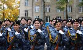 Peste o sută de viitori polițiști au jurat credință Republicii Moldova