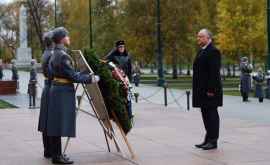 Игорь Додон возложил венок к Могиле неизвестного солдата в Москве