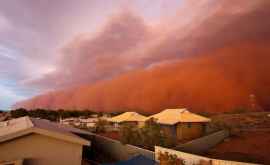 Австралию накрыла гигантская пыльная буря ВИДЕО