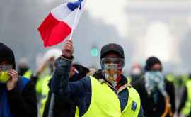 Желтые жилеты нанесли Франции ущерб в десятки миллионов евро