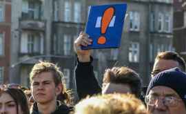 Învăţătorii din Polonia în grevă de trei săptămîni Cei nemulţumeşte