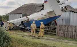 В Чечении самолет рухнул на дом