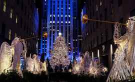 В НьюЙорке зажгли огни на главной рождественской елке ФОТО