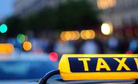 Бескорыстный таксист отвез домой потерявшегося в столице мальчика