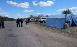Спасатели полицейские и солдаты заблокировали въезды в Брынзены 