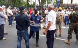 В центре Кишинева произошла стычка между протестующими и полицейскими