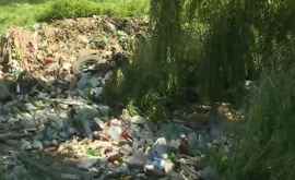 Незаконная свалка на реке Бык возле Бубуечь продолжает расти