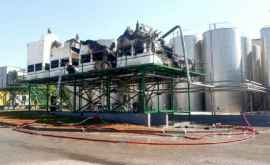 Мощный пожар на заводе по производству на севере страны