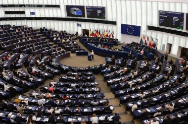 Cînd va aproba Parlamentul European noua componență a Comisiei Europene