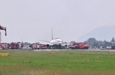 Haos pe aeroportul Bergamo, după ce o anvelopă a unui avion a explodat 